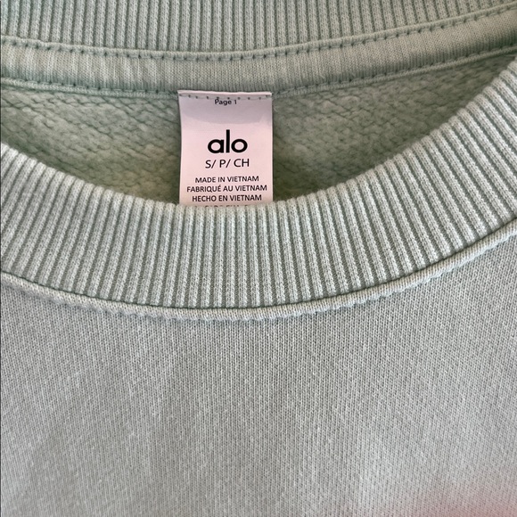 ALO Yoga spearmint, accolade crewneck pullover - Picture 2 of 5